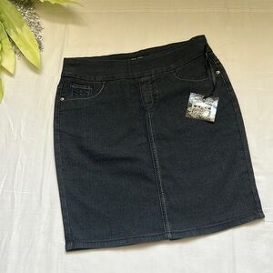 ⭐️LONDON Blues Denim Skirt⭐️